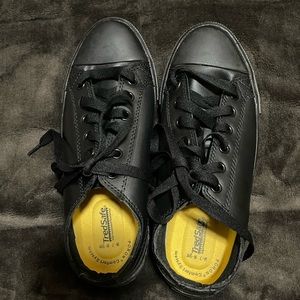 Black unisex nonslip work shoes mens size 7/womens size 9